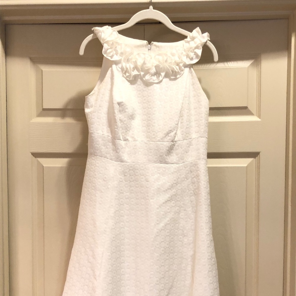White, sleeveless dress